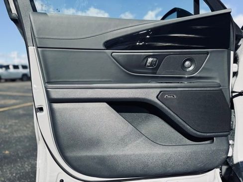 New 2026 Lincoln Nautilus Reserve w/ Jet Appearance Package image 12