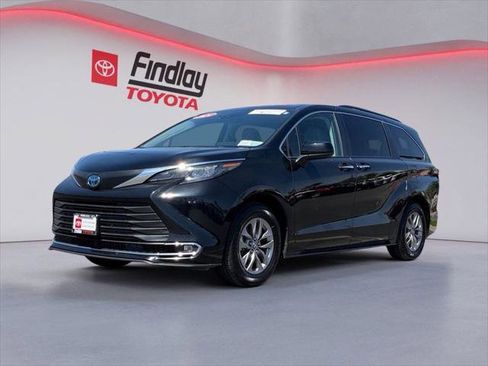 Certified 2024 Toyota Sienna XLE FWD image 1