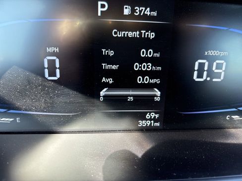 Used 2025 Hyundai Elantra Sport image 11