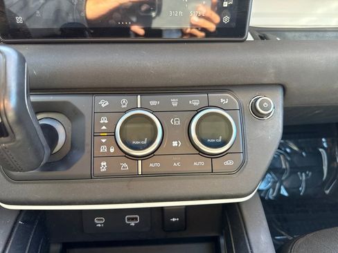 Used 2020 Land Rover Defender 110 S image 22
