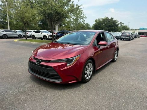 Used 2025 Toyota Corolla LE FWD image 1