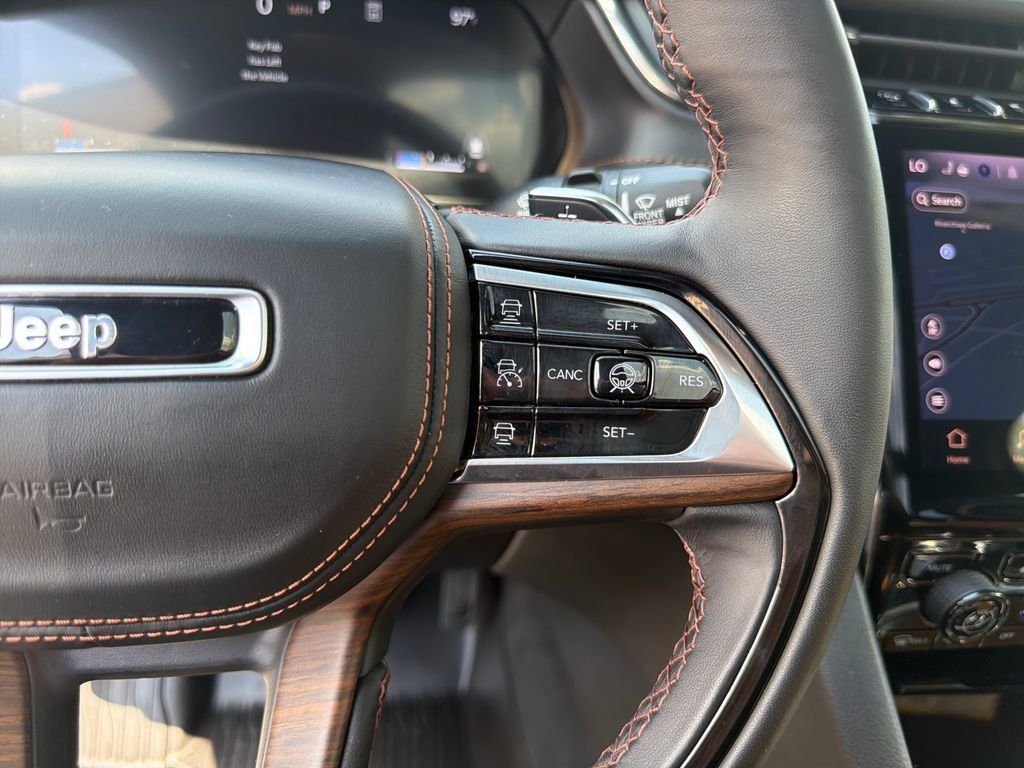 Used 2024 Jeep Grand Cherokee L Summit AWD/4WD image 22