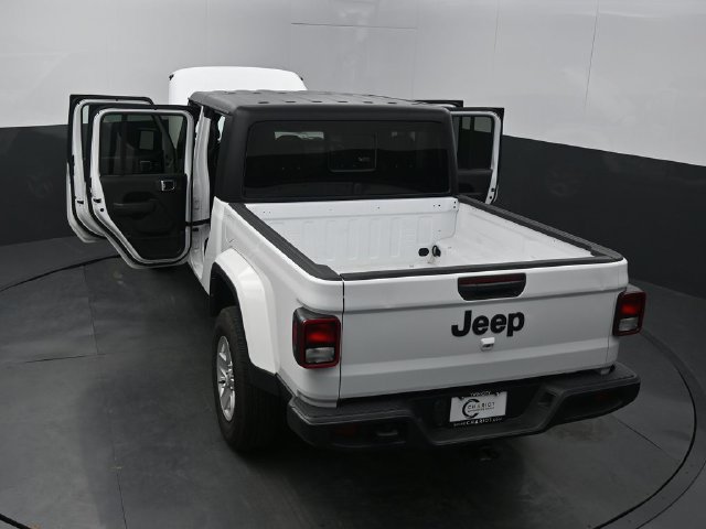 Used 2022 Jeep Gladiator Sport AWD/4WD image 69