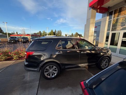 Used 2018 Ford Explorer Limited AWD/4WD image 7