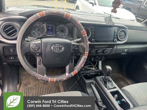 Used 2020 Toyota Tacoma TRD Off-Road w/ Technology Package image 5