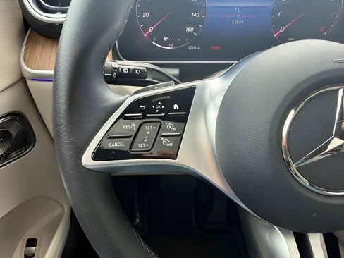Used 2023 Mercedes-Benz GLC 300 4MATIC w/ Exclusive Trim Package image 18
