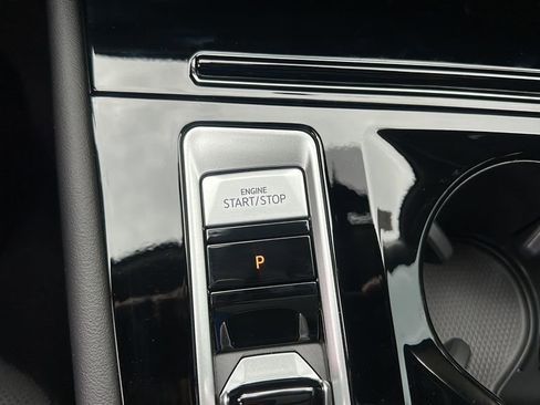 New 2026 Volkswagen Atlas SE image 27