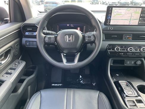 New 2026 Honda Pilot Touring image 13
