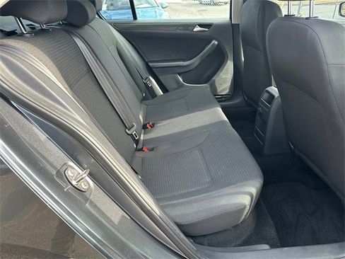 Used 2016 Volkswagen Jetta S image 15