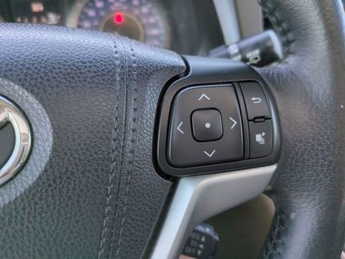 Used 2017 Toyota Sienna XLE FWD image 26