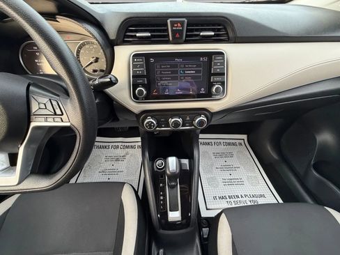 Used 2021 Nissan Versa SV image 14