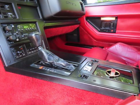 Used 1987 Chevrolet Corvette Convertible RWD image 15