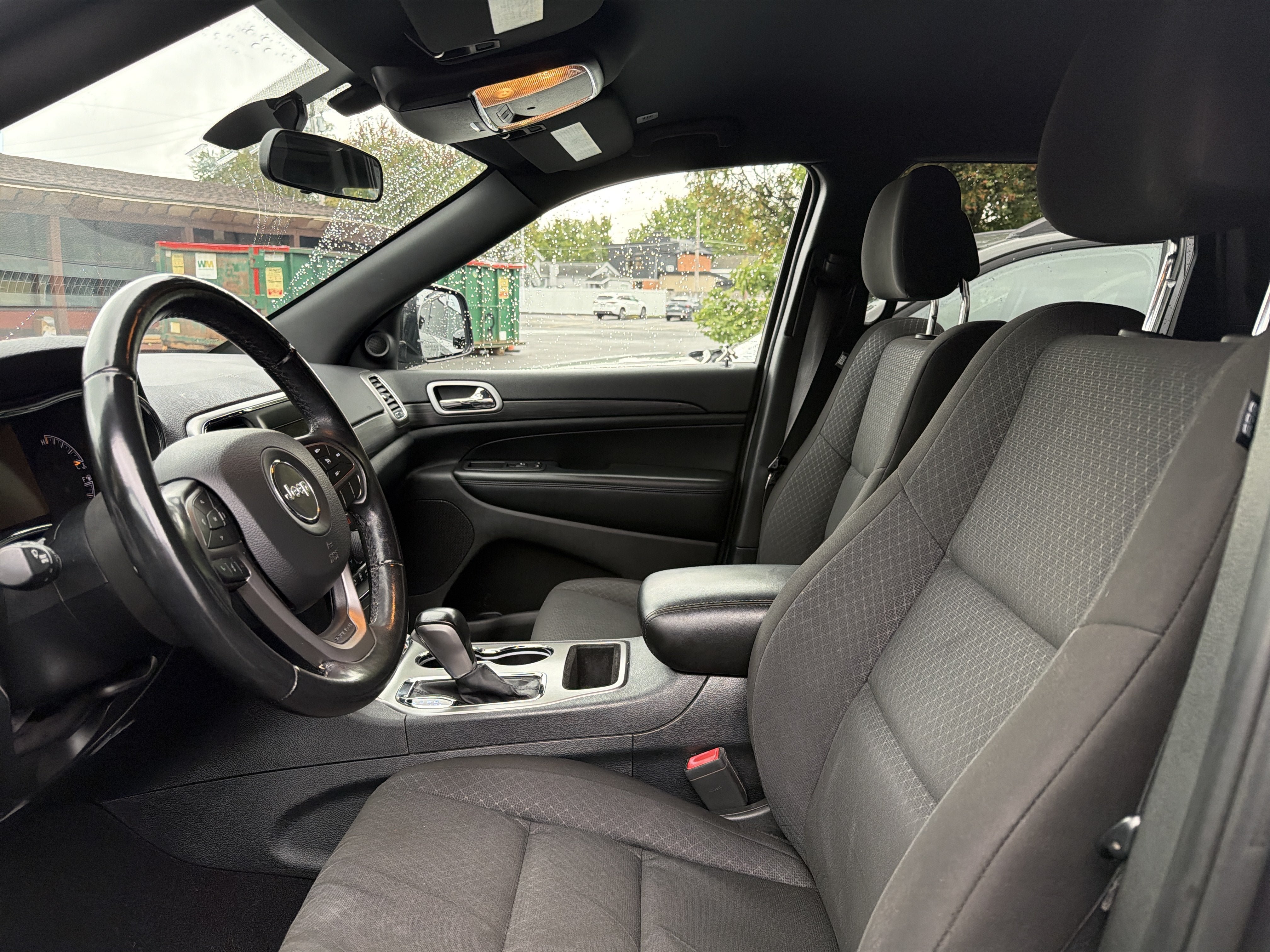Used 2020 Jeep Grand Cherokee Laredo AWD/4WD image 10
