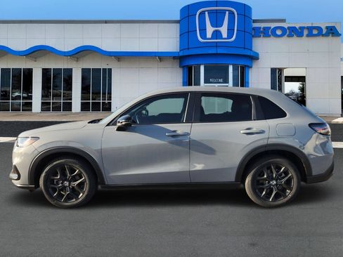 Used 2024 Honda HR-V Sport image 3