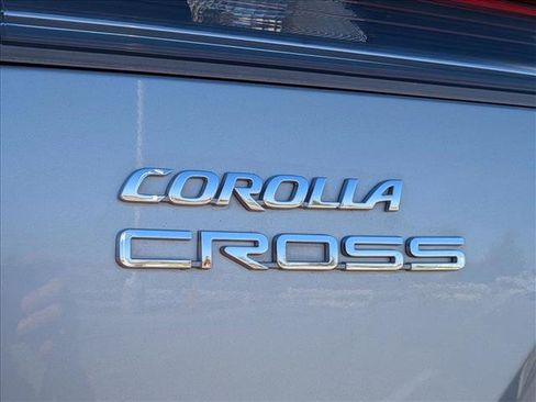 Used 2024 Toyota Corolla Cross XLE image 22
