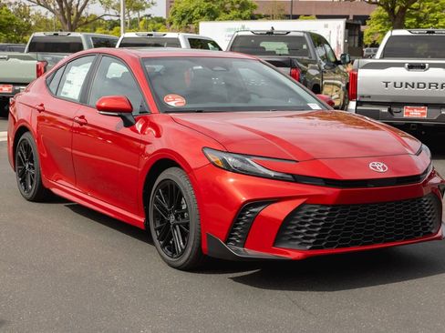 New 2026 Toyota Camry SE FWD image 3