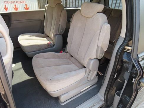 Used 2008 Kia Sedona LX FWD image 11