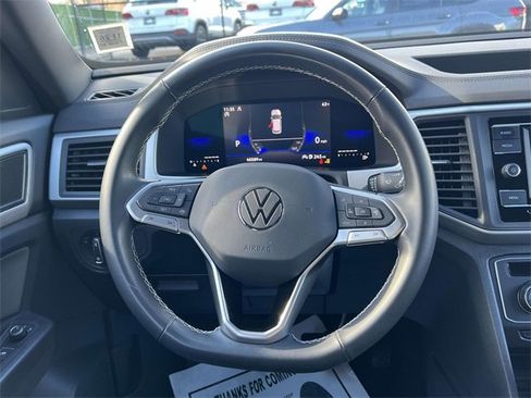 Certified 2022 Volkswagen Atlas Cross Sport SE image 16
