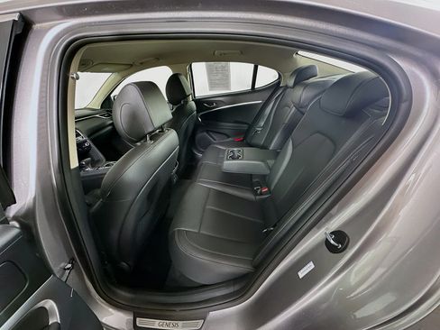 Used 2025 Genesis G70 2.5T RWD image 26
