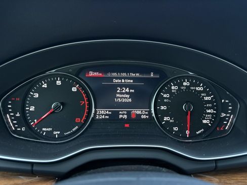 Used 2023 Audi Q5 2.0T Premium w/ Convenience Package image 15