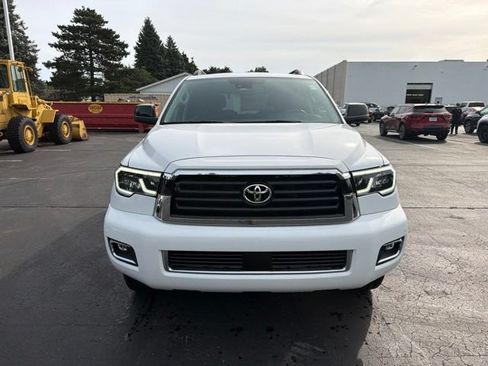 Used 2019 Toyota Sequoia TRD Sport w/ TRD Sport Premium Package AWD/4WD image 3