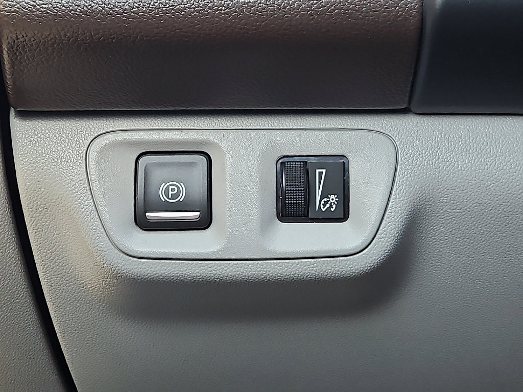 Used 2022 GMC Acadia SLE w/ Driver Convenience Package FWD image 23