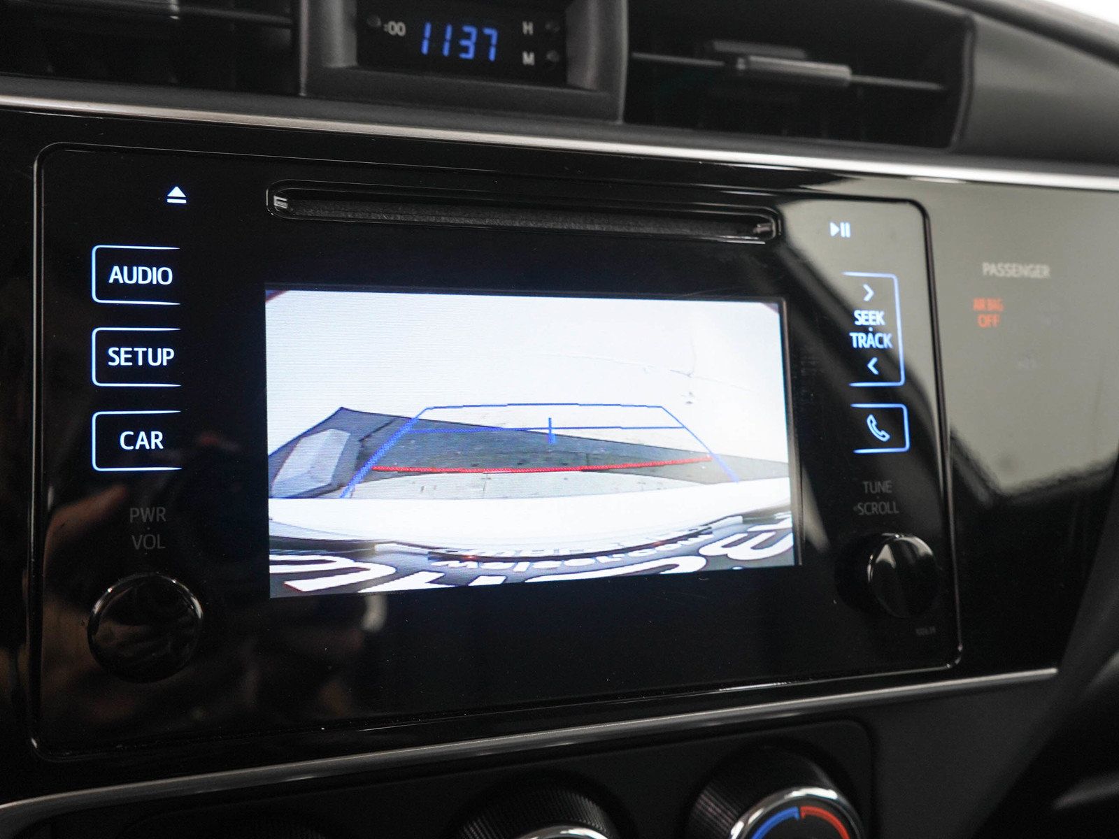 Used 2017 Toyota Corolla L FWD image 25