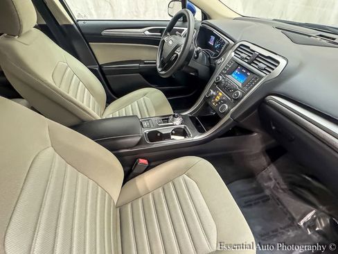 Used 2018 Ford Fusion S image 25