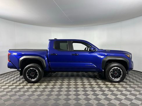 Used 2025 Toyota Tacoma TRD Off-Road image 5