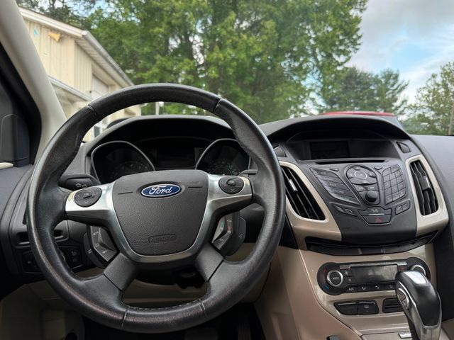 Used 2012 Ford Focus SEL FWD image 9
