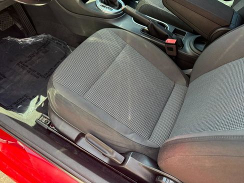 Used 2018 Volkswagen Beetle 2.0T S FWD image 27