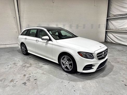 Used 2017 Mercedes-Benz E 400 4MATIC Wagon image 4