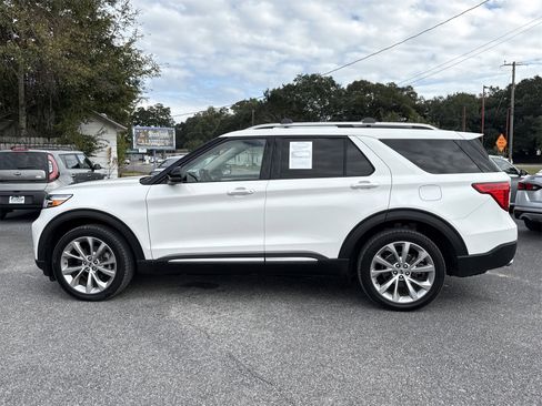 Used 2022 Ford Explorer Platinum w/ Equipment Group 601A image 2