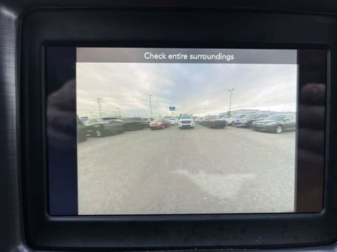 Used 2015 Dodge Challenger SXT image 24