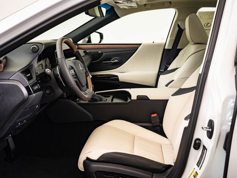 New 2025 Lexus ES 350 Luxury image 19