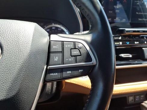 Used 2022 Toyota Highlander Platinum AWD/4WD image 20