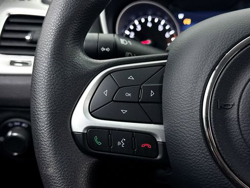 Used 2019 Jeep Compass Sport w/ Tech Group FWD image 31