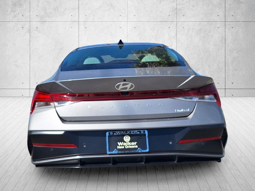 Used 2024 Hyundai Elantra Limited FWD image 6