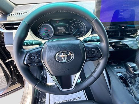 Used 2023 Toyota Venza Nightshade AWD/4WD image 37