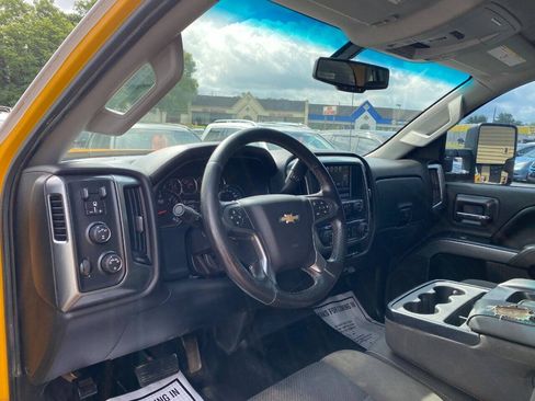 Used 2017 Chevrolet Silverado 2500 LT AWD/4WD image 10