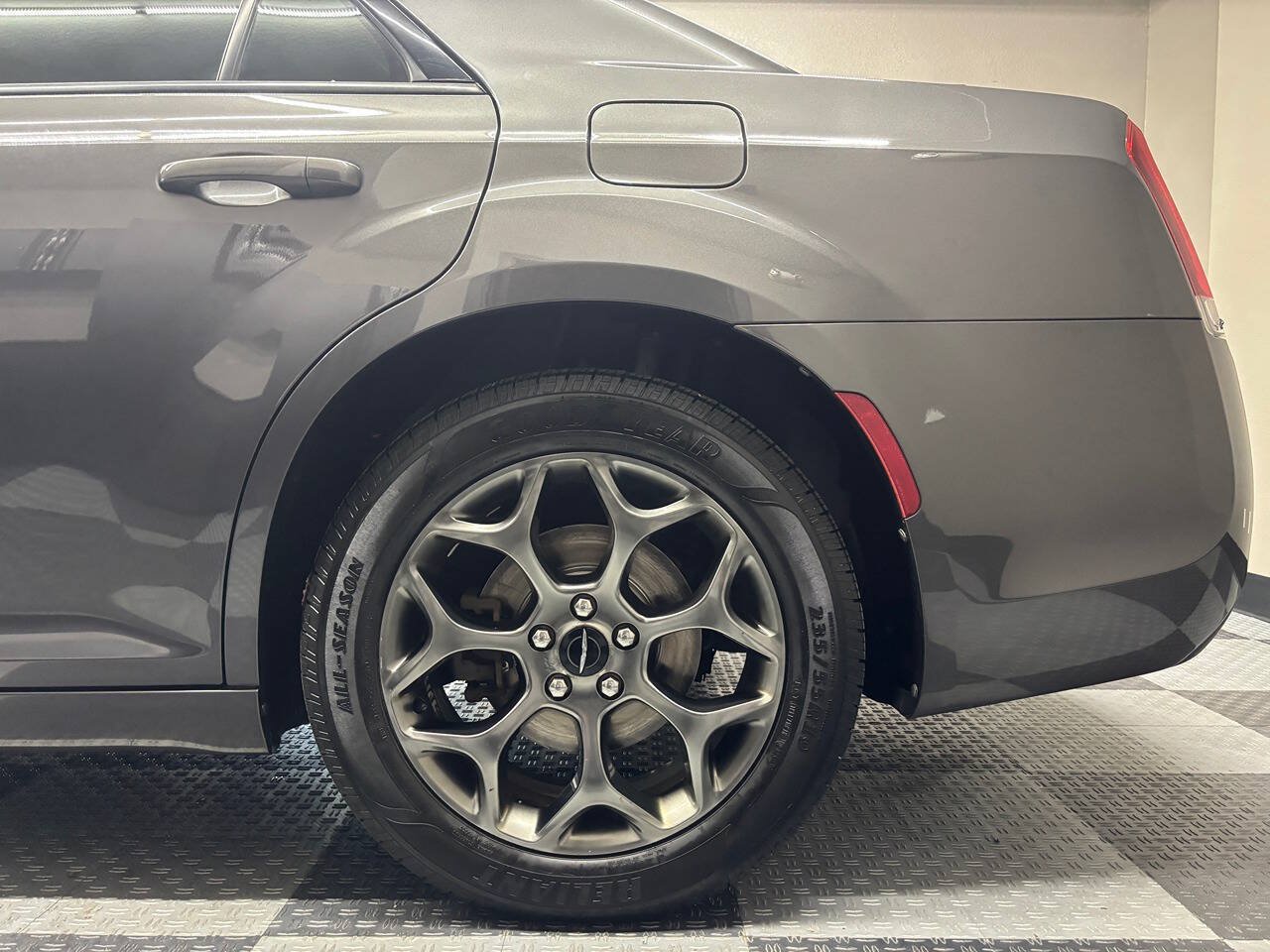 Used 2017 Chrysler 300 S w/ 300S Premium Group AWD/4WD image 10