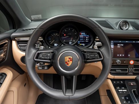 Certified 2026 Porsche Macan AWD/4WD image 21