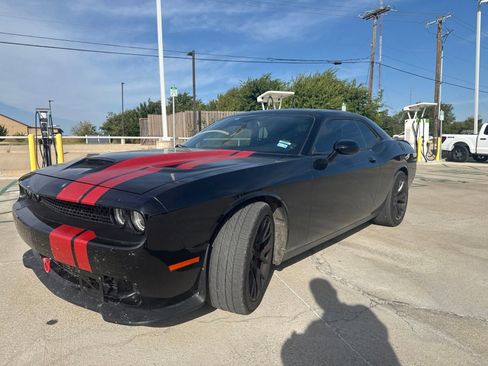 Used 2016 Dodge Challenger SRT Hellcat RWD image 7