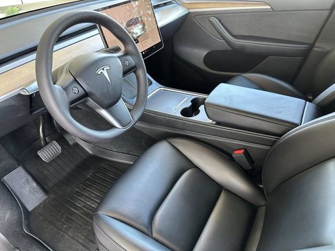 Used 2023 Tesla Model Y Long Range AWD/4WD image 9