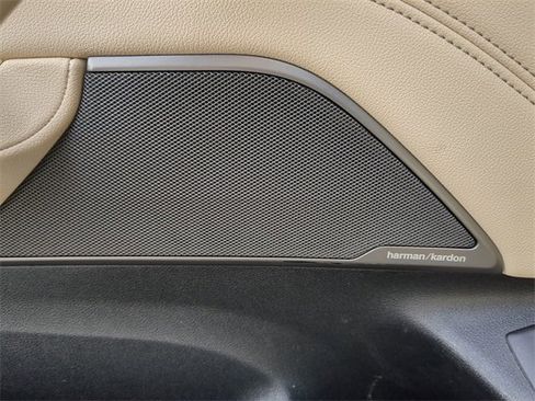 Used 2023 BMW 530e xDrive image 22