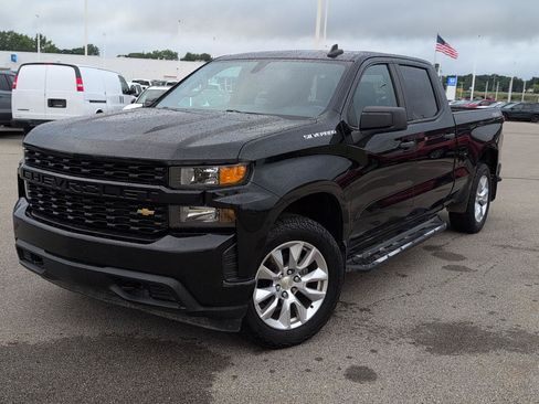 Used 2019 Chevrolet Silverado 1500 Custom w/ Custom Convenience Package AWD/4WD image 12