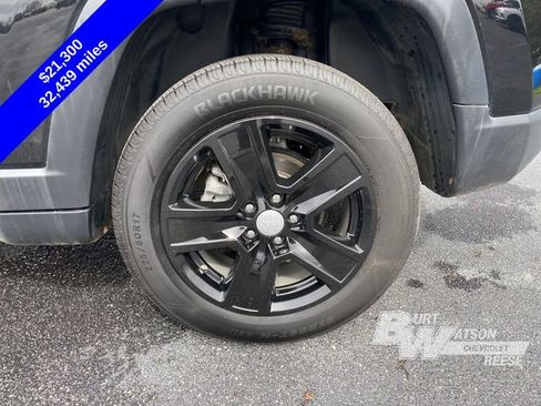 Used 2022 Jeep Compass Latitude AWD/4WD image 15