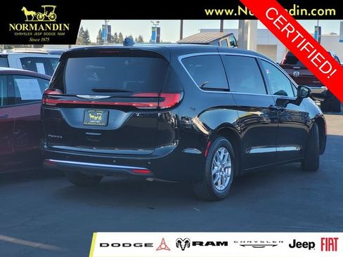 Certified 2023 Chrysler Pacifica Touring-L FWD image 4