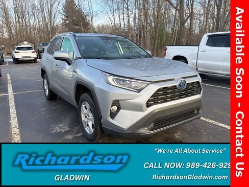 Used 2020 Toyota RAV4 XLE image 1