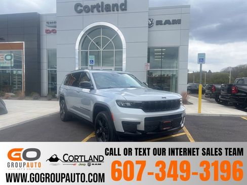 Used 2023 Jeep Grand Cherokee L Laredo AWD/4WD image 1